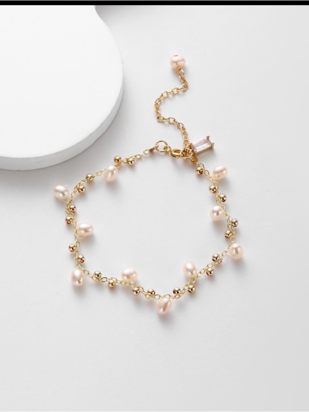 BRAND NEW - Real Freshwater Pearl Wreath Bracelet.
